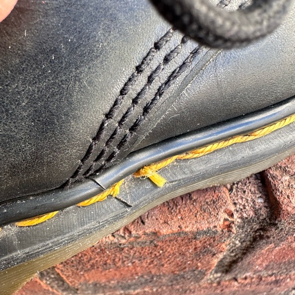 Dr Martens Shoes Men Size 5 US The Original Air Cushion Made In England Black main image 11